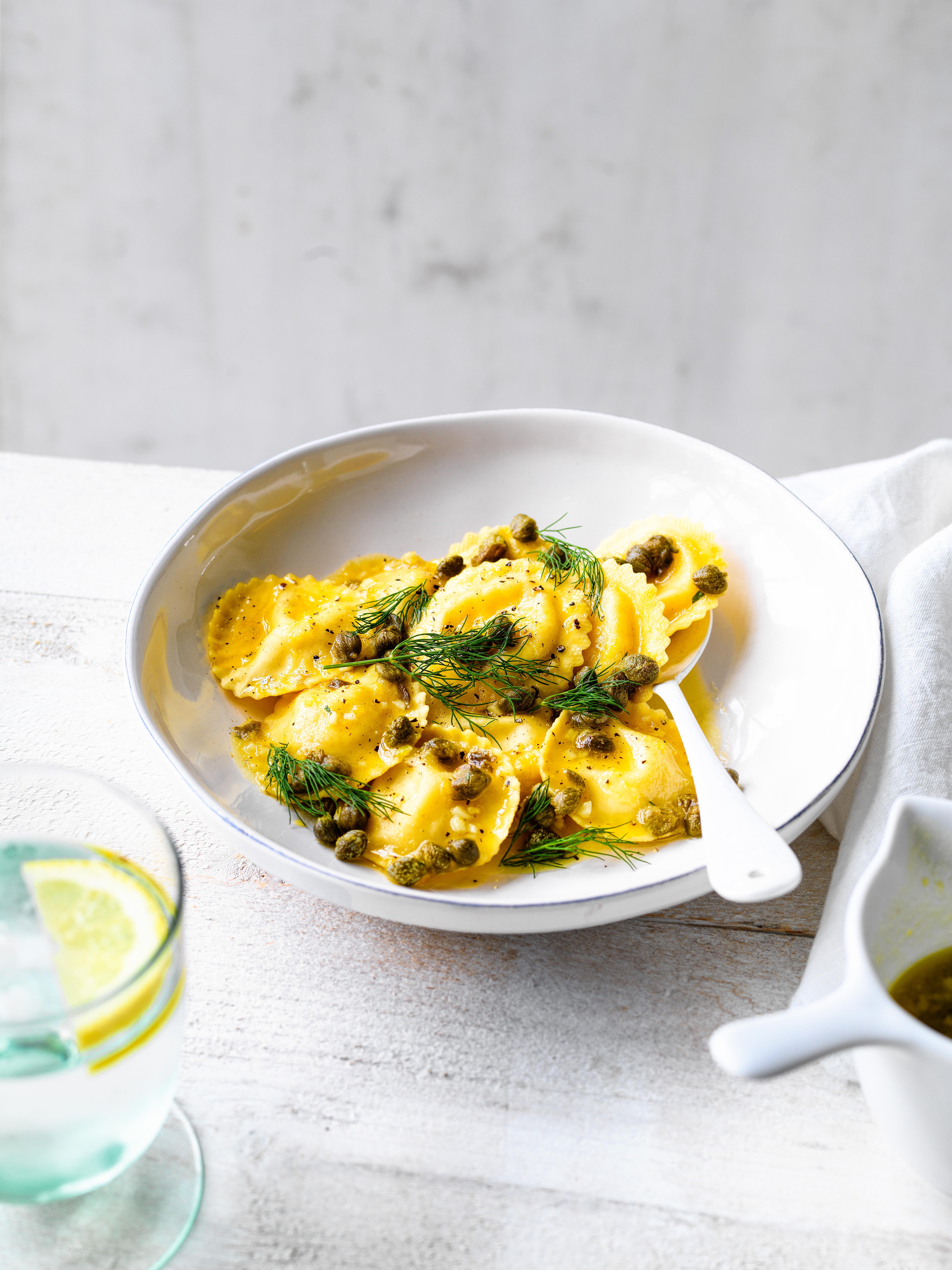 Ravioli met kappertjes en knoflookboter